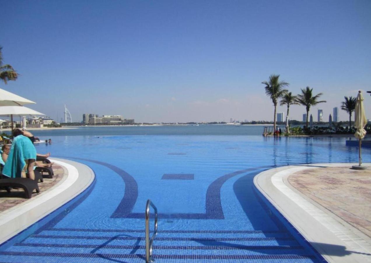 Tiara - Luxury Palm Jumeirah - Private Beach And Pool! Apartamento Dubai Exterior foto